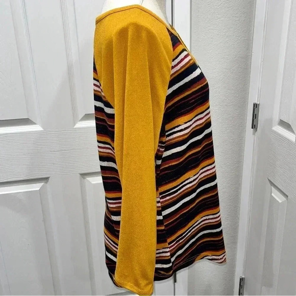 Absolutely Famous lightweight v neck with detail sweater cool colorway - Picture 3 of 9